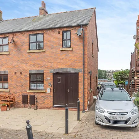 Island In The Stream Whitby